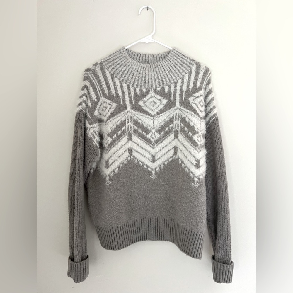 Alya Apparel | Extra Soft Grey and White Design Sweater | Color: Grey | Size: M